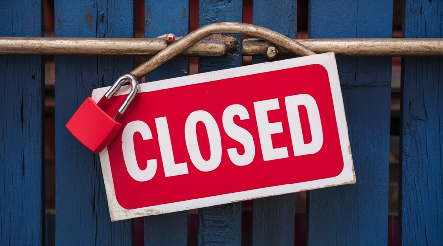 科特迪瓦总统瓦塔拉于5日在阿比让接待了加纳总统马哈马，双方进行了关于加强双边合作的会谈。根据科特迪瓦总统府的消息，马哈马此次访问的目的是为了深化两国“历史悠久且卓越的双边关系”。双方讨论了国防、安全、可可经济、矿业、能源以及西非国家经济共同体的重点合作项目等重要问题。